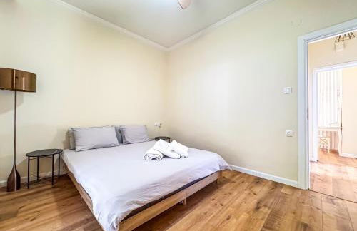 Cityscape Residence with a Patio - Foto 16