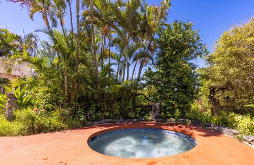 Plumeria Room on a Lush Farm on Maui's North Shore - Photo 20