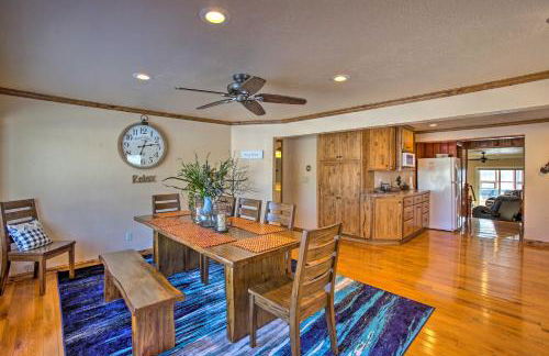 4 Season, Waterfront Houghton Lake House with Dock! - Foto 8