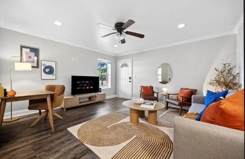 Walk to AT&T Stadium - Modern 2BR With Backyard - Foto 10