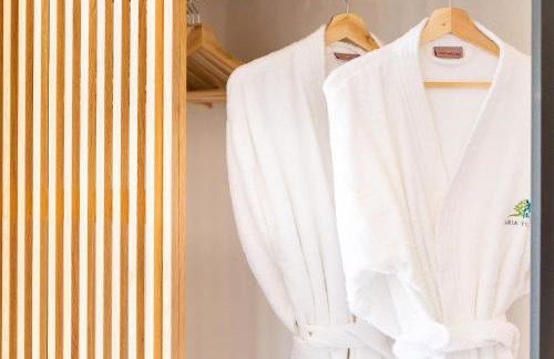 Vasilios Villa, with Pool, Gym & Close to Beach, By ThinkVilla - Foto 55