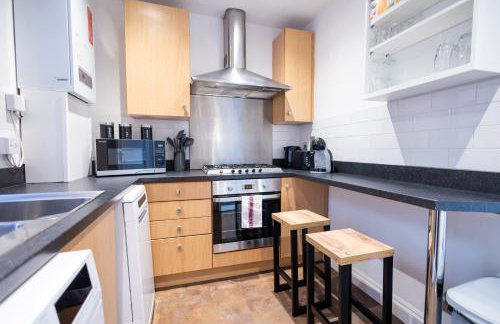 Chic 1-Bedroom Flat - 10 Min Walk to Westfield London - Foto 7