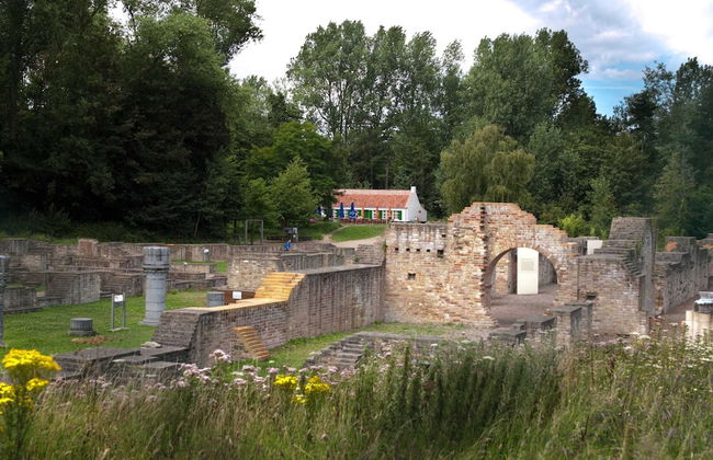 Charming Villa With Indoor Swimming Pool, Near the Beach and Town Centre - Foto 41