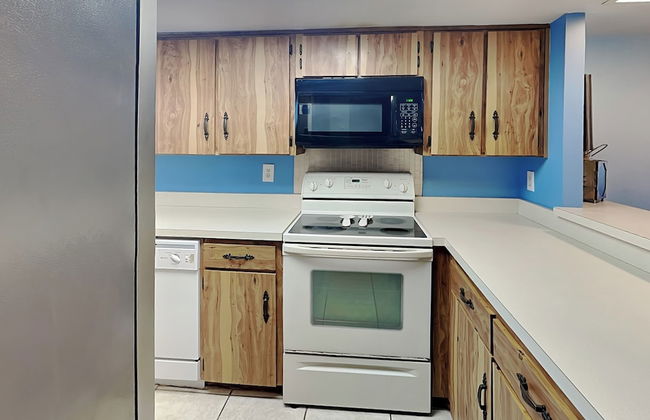 Daytona Beach Getaway #308 by Distinctive Beach Rentals - Photo 21