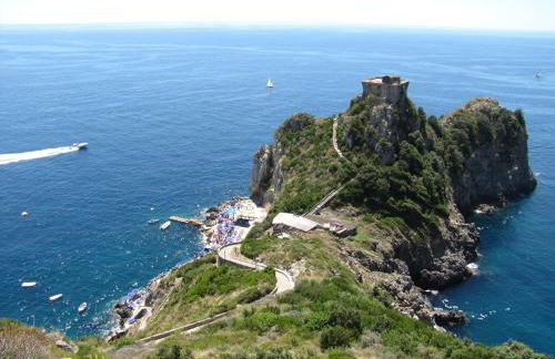 Amalfi 51 con vista mare, giardino e terrazze - Foto 18