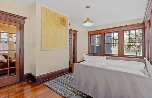 AC 9 BR 4BA Victorian Manor - 1 Block to Beach - Foto 14