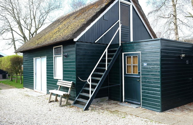 Cozy House with a Boat near Giethoorn & Weerribben Wieden National Park - Photo 1