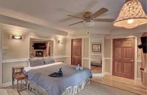 Saratoga Lake Boathouse Retreat - Photo 26