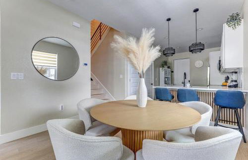 Chic & Spacious 4 Bedroom 3 Full Bathrooms Retreat in West Tampa and Pvt Backyard - Foto 28