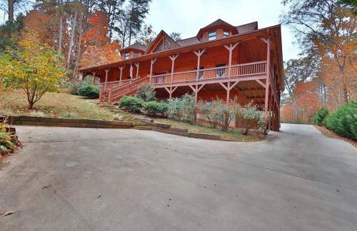 Luxury Cabin with Heated Pool, Hot-Tub & Deluxe Outdoors - Photo 36