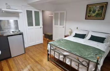 Charmant studio - Centre historique de Crémieu - Foto 2