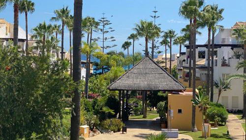 Bahía de Marbella Beachfront 2 bedroom apartment - Photo 2, Garden, Garden view