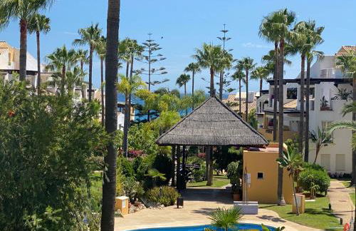 Bahía de Marbella Beachfront 2 bedroom apartment - Photo 2