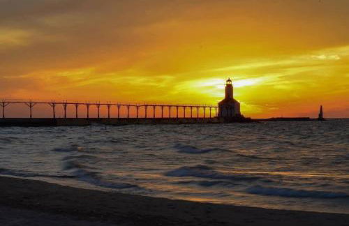 Remodeled Washer Dryer Mins to Beach & Downtown - Foto 40