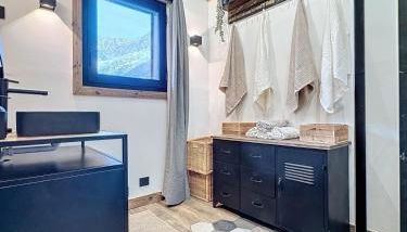 Modern 2BR Apt with Mountain Views & Private Parking - Foto 4