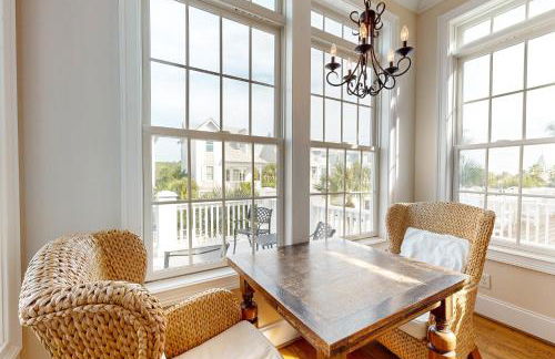 Luxury cottage with pools & multiple decks, 1/2 block to beach - Foto 11