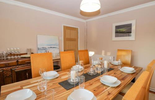 Little Foxes - Photo 9