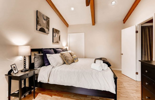 The Dream-like Garden Oasis in Sloan's Lake - Photo 3