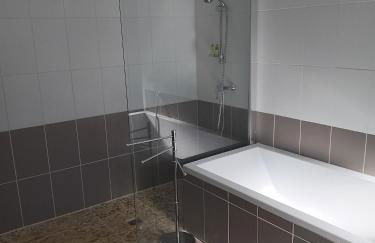 Appartement avec jardin et parking privés - Foto 17