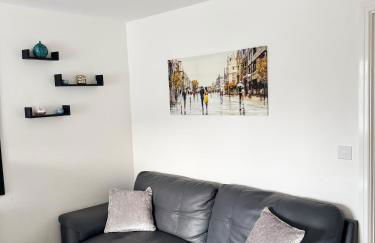 Parkside Luxury 3 bedroom home, 5 min to Ebbsfleet Station and has free Parking - Foto 8