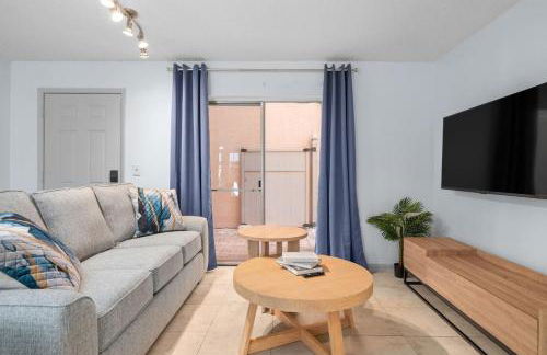 Pool - Free Parking - 2BD 1 Block from the Water - Foto 13