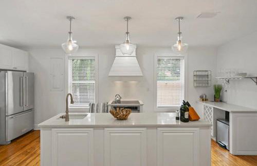 Remodeled Historic 1800s Carriage House, The Castle Garden, Colonial Modern Mansion - Foto 12