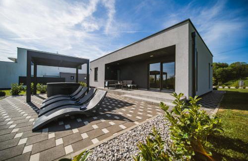 K Relax Place, Varaždinske Toplice, modern home with Sauna, Jacuzzi, WIFI - Foto 7