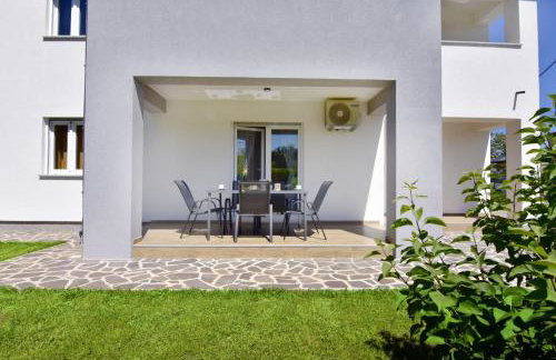 Relaxing holiday home with shared pool - Foto 35