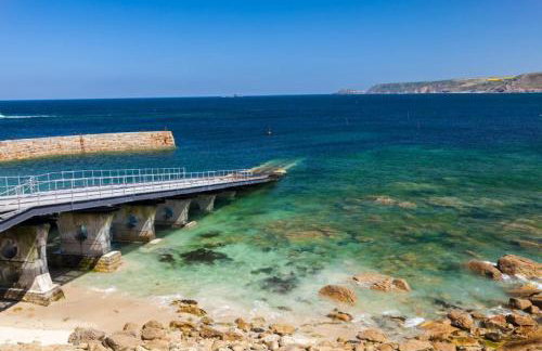 Little Adanac - Photo 5