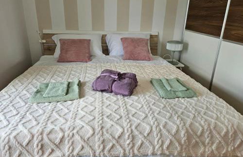 West View 130 apartment with parking - Photo 3