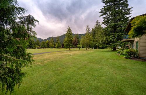 Mt Hood Village Condo - Cozy Retreat with Fireplace - Foto 2