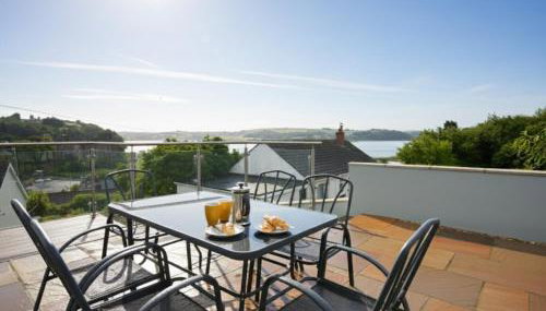 Lloret, Contemporary Retreat with Hot Tub & Waterside Views - Foto 2