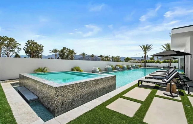 Sleeps 20 7-bedroom Villa w/ Pool, Putting Green & Hot Tub Bravo Villa #11 by Avantstay - Foto 60