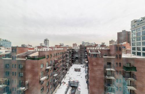 Blueground Greenpoint pool nr Transmitter Park NYC-2229 - Photo 2