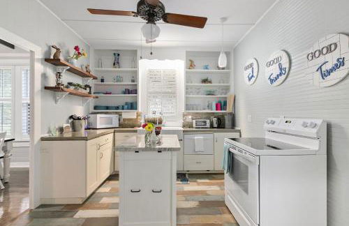 Ms. Bunny's Bungalow - Photo 9