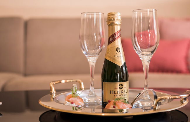 Steps to the Beach Spacious Home-Parking - Foto 16