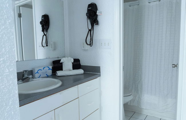 Beach Club at Montego Inn - Photo 38