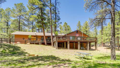 Fire Pit and Trail Access Spacious Happy Jack Cabin - Foto 1