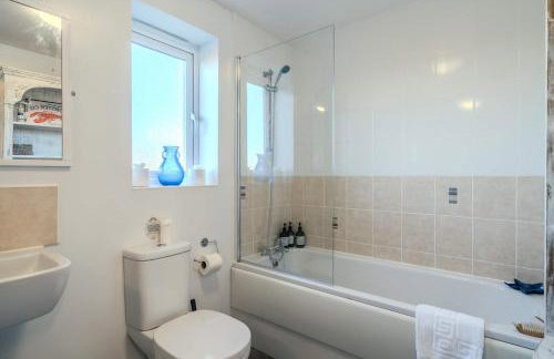 Spacious Cotswolds Base, Private Garden & Parking - Foto 6