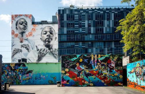 Cozy 2BR Next to Design District & Free Parking - Photo 21