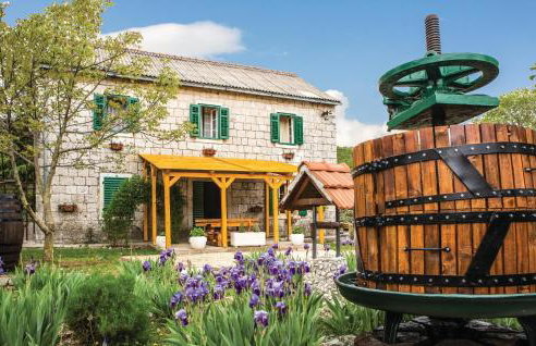 Three-Bedroom Holiday Home In Lecevica - Foto 1