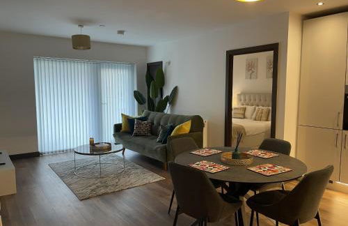 The Melodies with Free Parking , Harlow - Foto 24