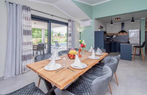 Villa Vala with a large yard near Pula - by Istrabook - Foto 25