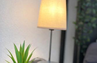 STN Business Suite - Ferienwohnung mit Parkplatz & Balkon, Terrasse & Fußbodenheizung, Netflix Premium, Zentral zu Audi & Schwarz Gruppe - Foto 17