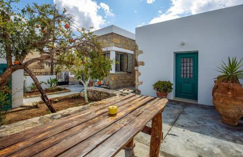 Iliopetra Studio - Photo 1