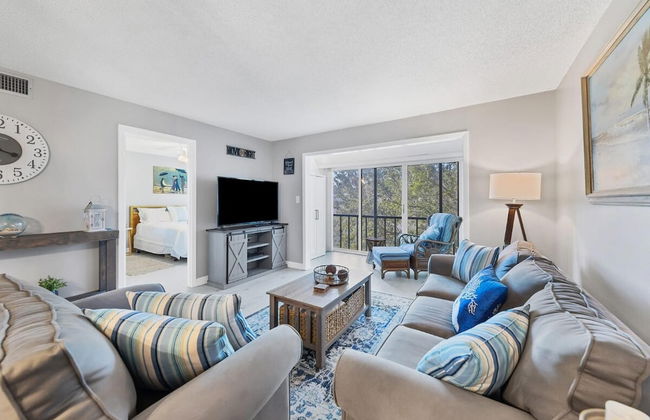 Beach Bliss 2BR Tropical Retreat Heated Pool - Foto 1