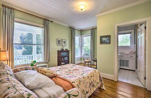 Lush Elkin Home with Porch Views and Pool Table - Foto 23