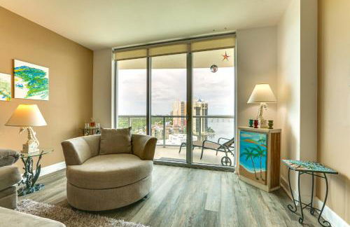 Heated Pool Access! Waterfront Fort Myers Condo - Foto 10