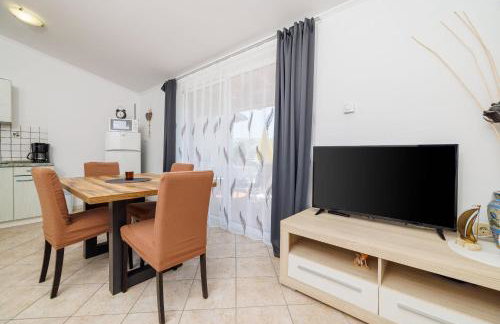 Apartments By the sea in Lopar - Photo 31