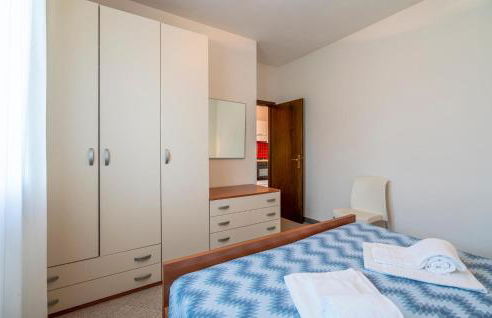 3 Bedroom Nice Home In Albarella Ro - Foto 20